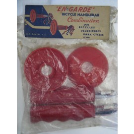 Hungerford "En Garde" Combination Grip / Guard / Streamer Set in Red